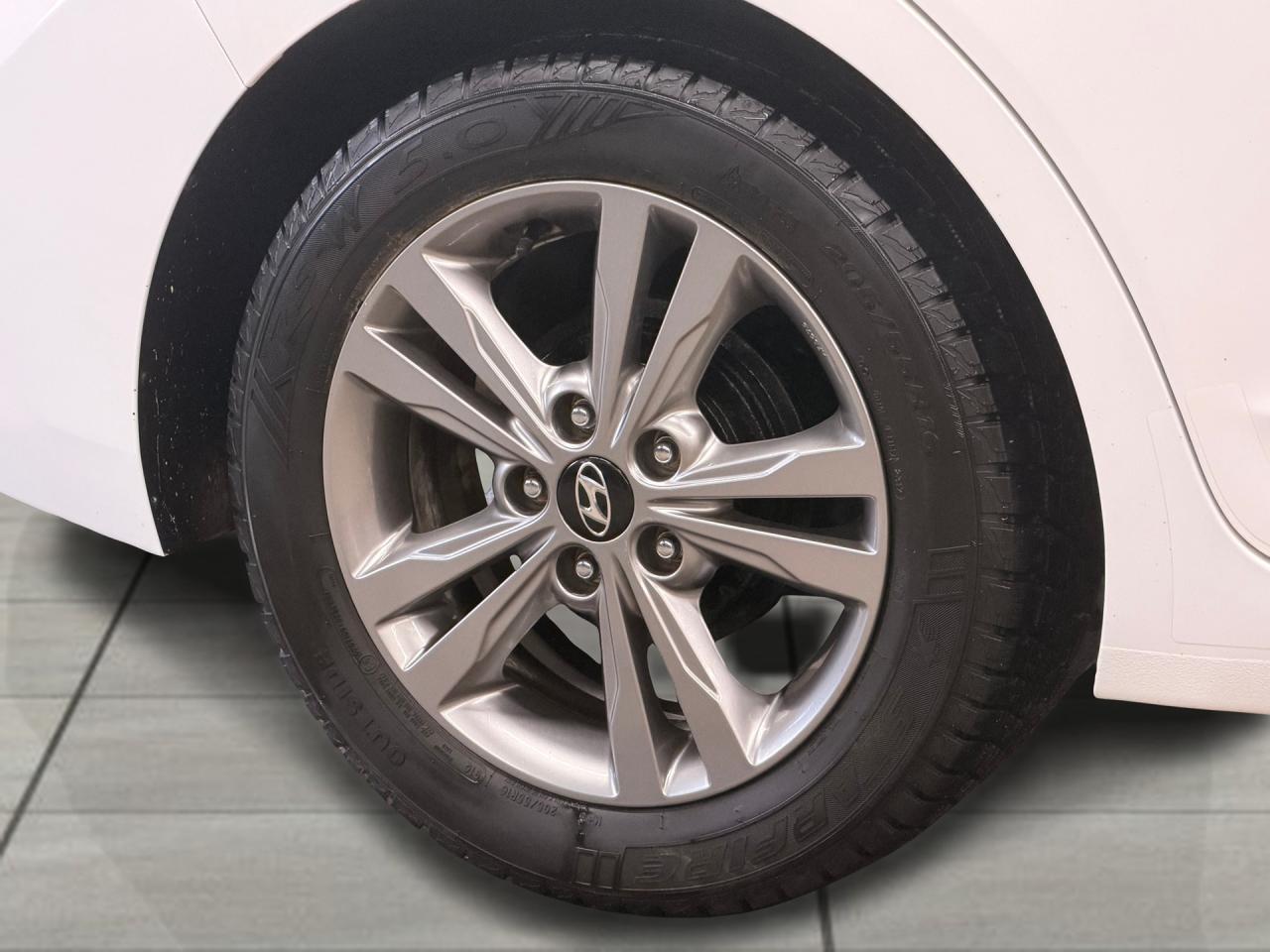 2018 Hyundai Elantra GL+ApplePlay+New Brakes+BSM+CLEAN CARFAX Photo