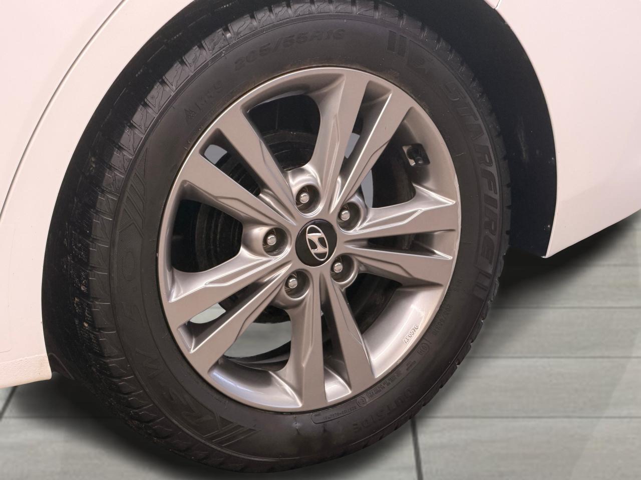 2018 Hyundai Elantra GL+ApplePlay+New Brakes+BSM+CLEAN CARFAX Photo56