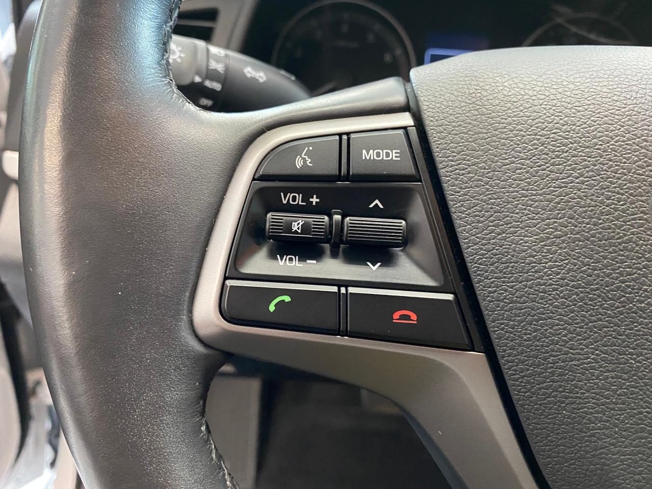 2018 Hyundai Elantra GL+ApplePlay+New Brakes+BSM+CLEAN CARFAX Photo114