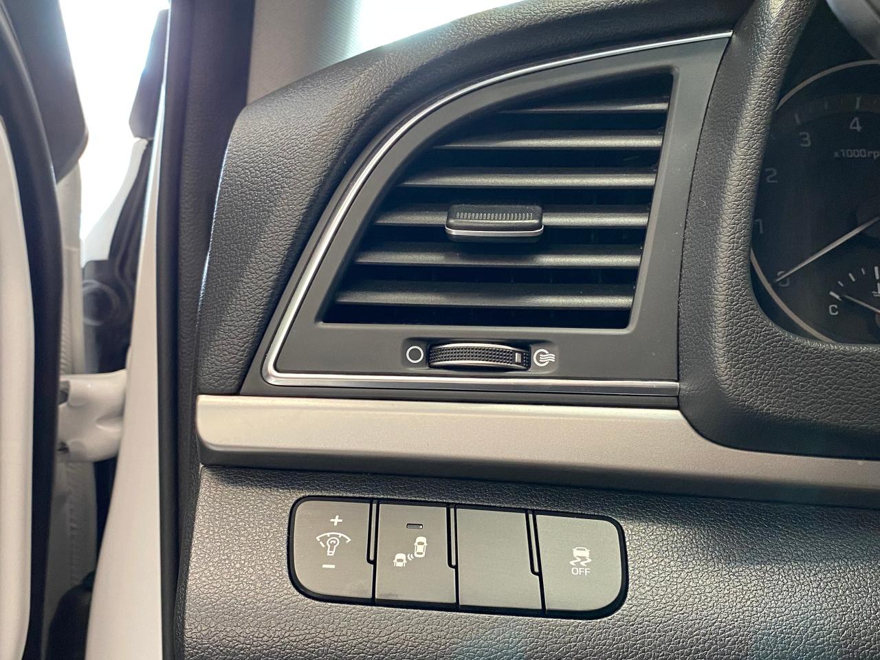 2018 Hyundai Elantra GL+ApplePlay+New Brakes+BSM+CLEAN CARFAX Photo