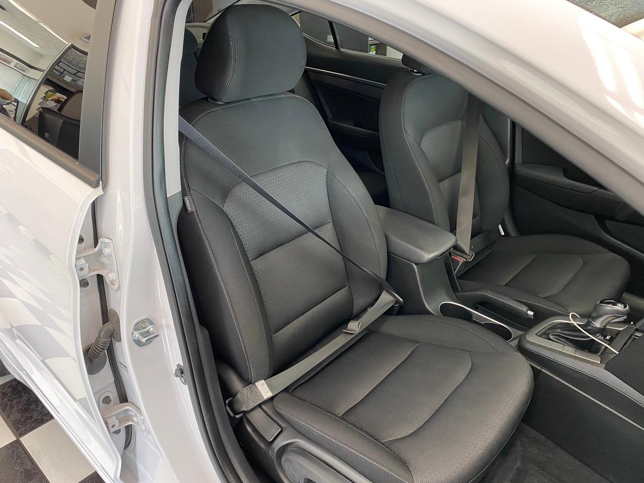 2018 Hyundai Elantra GL+ApplePlay+New Brakes+BSM+CLEAN CARFAX Photo22