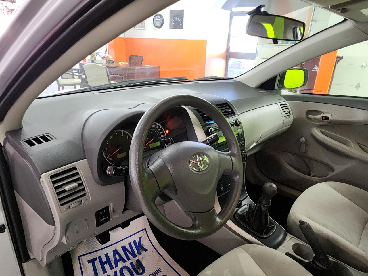 2010 Toyota Corolla CE NO ACCIDENTS SUPER CLEAN SAVE ON FUEL Photo