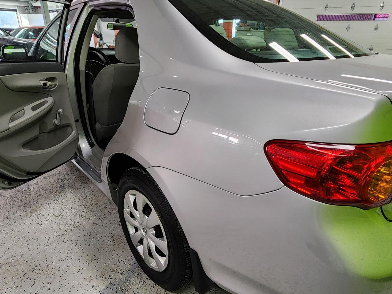 2010 Toyota Corolla CE NO ACCIDENTS SUPER CLEAN SAVE ON FUEL Photo