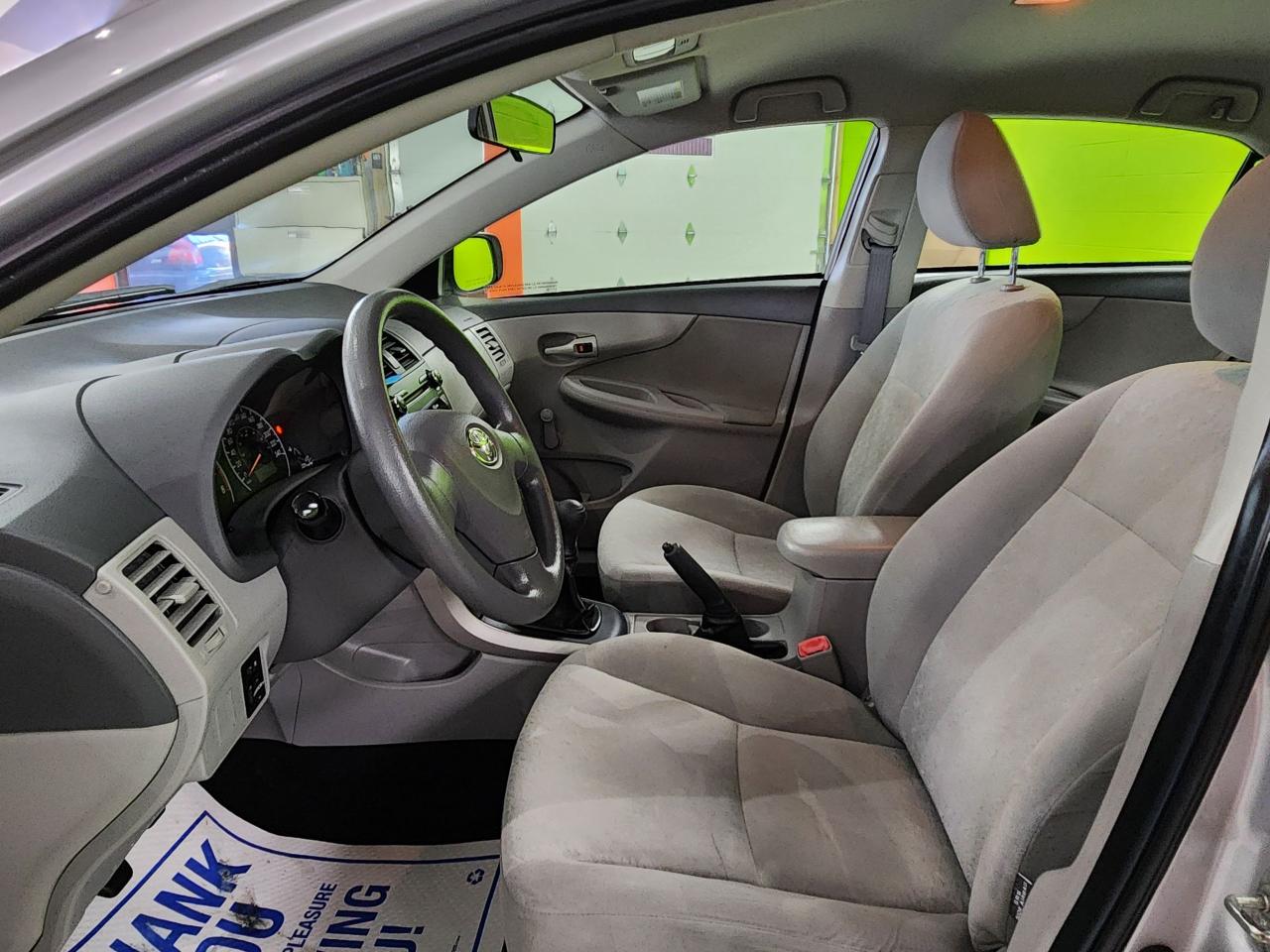 2010 Toyota Corolla CE NO ACCIDENTS SUPER CLEAN SAVE ON FUEL Photo