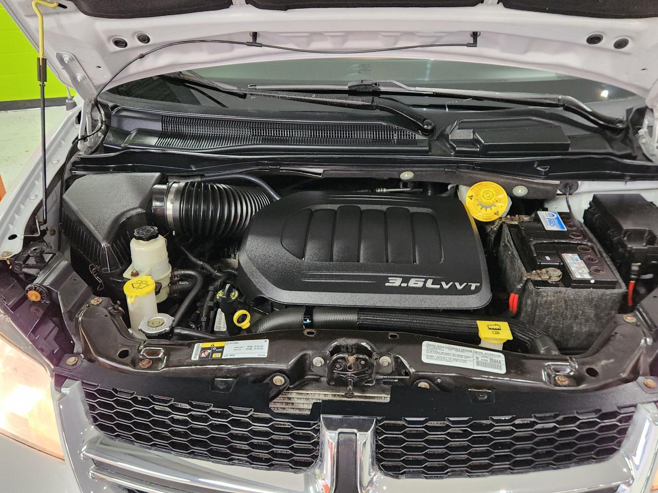 2014 Dodge Grand Caravan Crew H-TED SEATS &WHEEL REAR CAM POWER PEDALS Photo