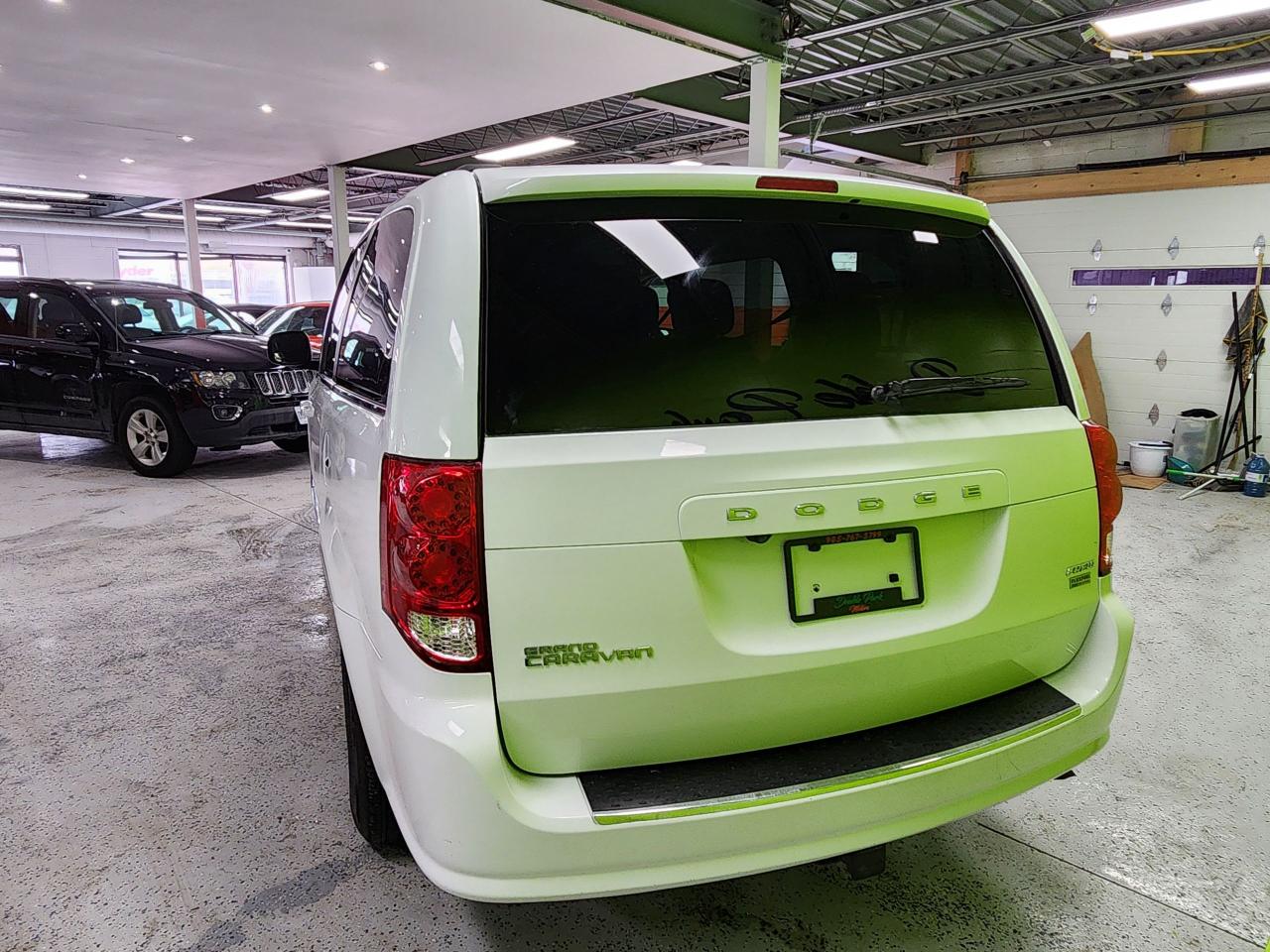 2014 Dodge Grand Caravan Crew H-TED SEATS &WHEEL REAR CAM POWER PEDALS Photo