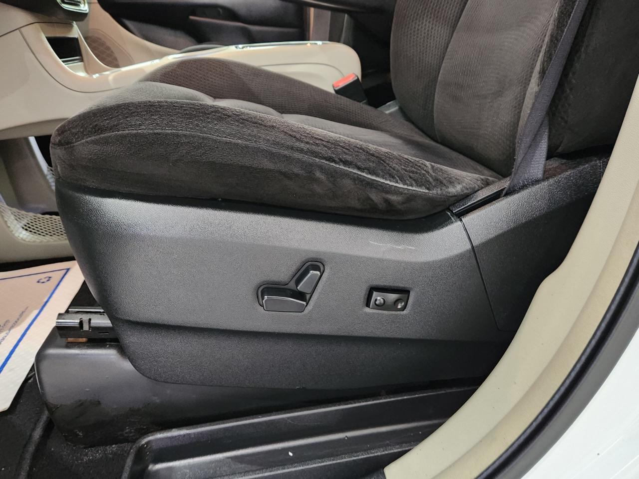 2014 Dodge Grand Caravan Crew H-TED SEATS &WHEEL REAR CAM POWER PEDALS Photo