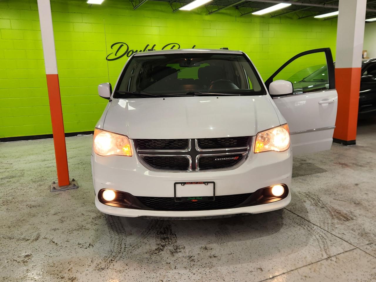 2014 Dodge Grand Caravan Crew H-TED SEATS &WHEEL REAR CAM POWER PEDALS Photo