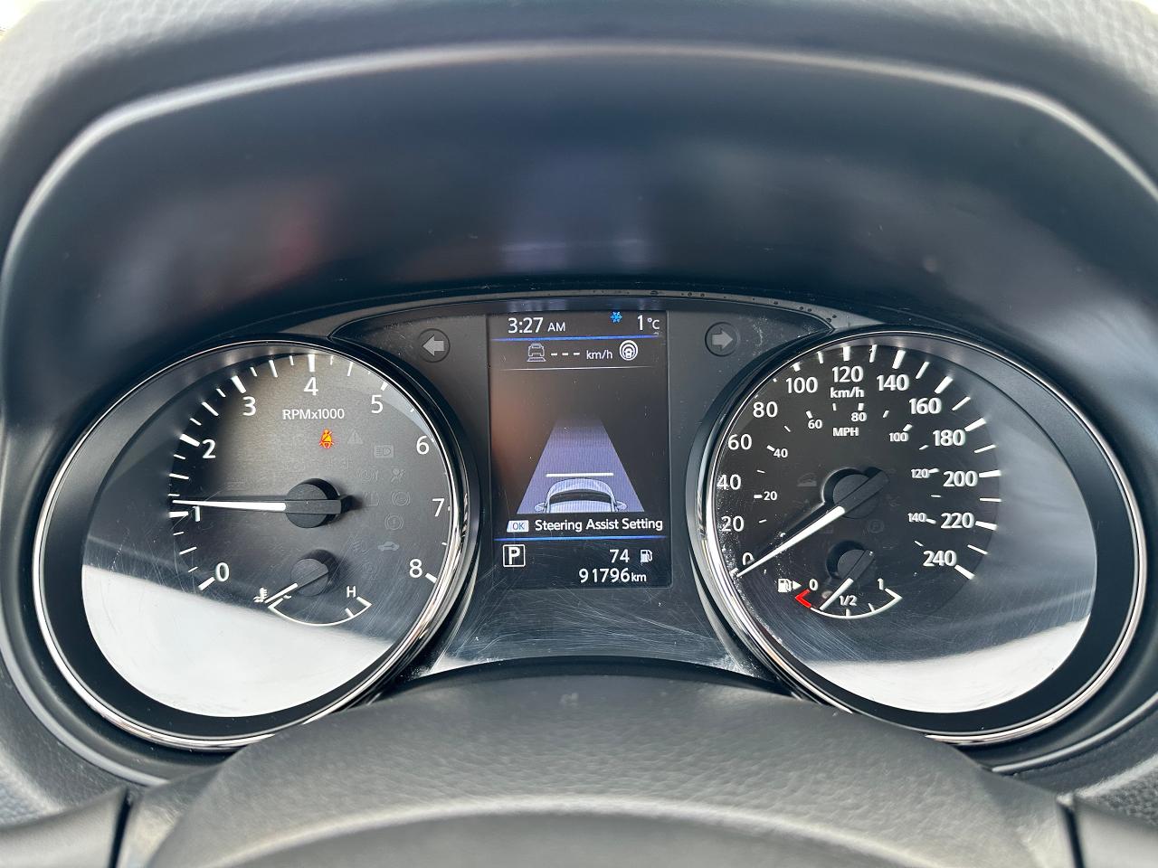 2021 Nissan Qashqai SV FWD Sunroof Heated Cloth BackupCam A/C XM Alloy Photo