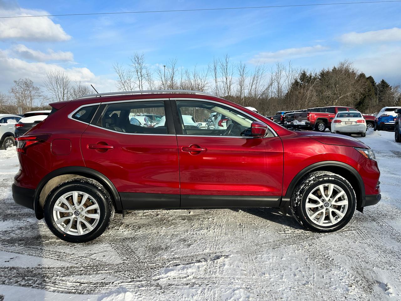 2021 Nissan Qashqai SV FWD Sunroof Heated Cloth BackupCam A/C XM Alloy Photo4