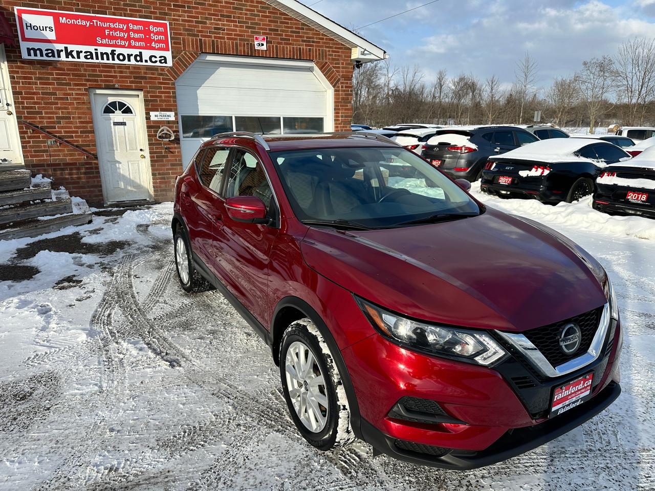 2021 Nissan Qashqai SV FWD Sunroof Heated Cloth BackupCam A/C XM Alloy Photo