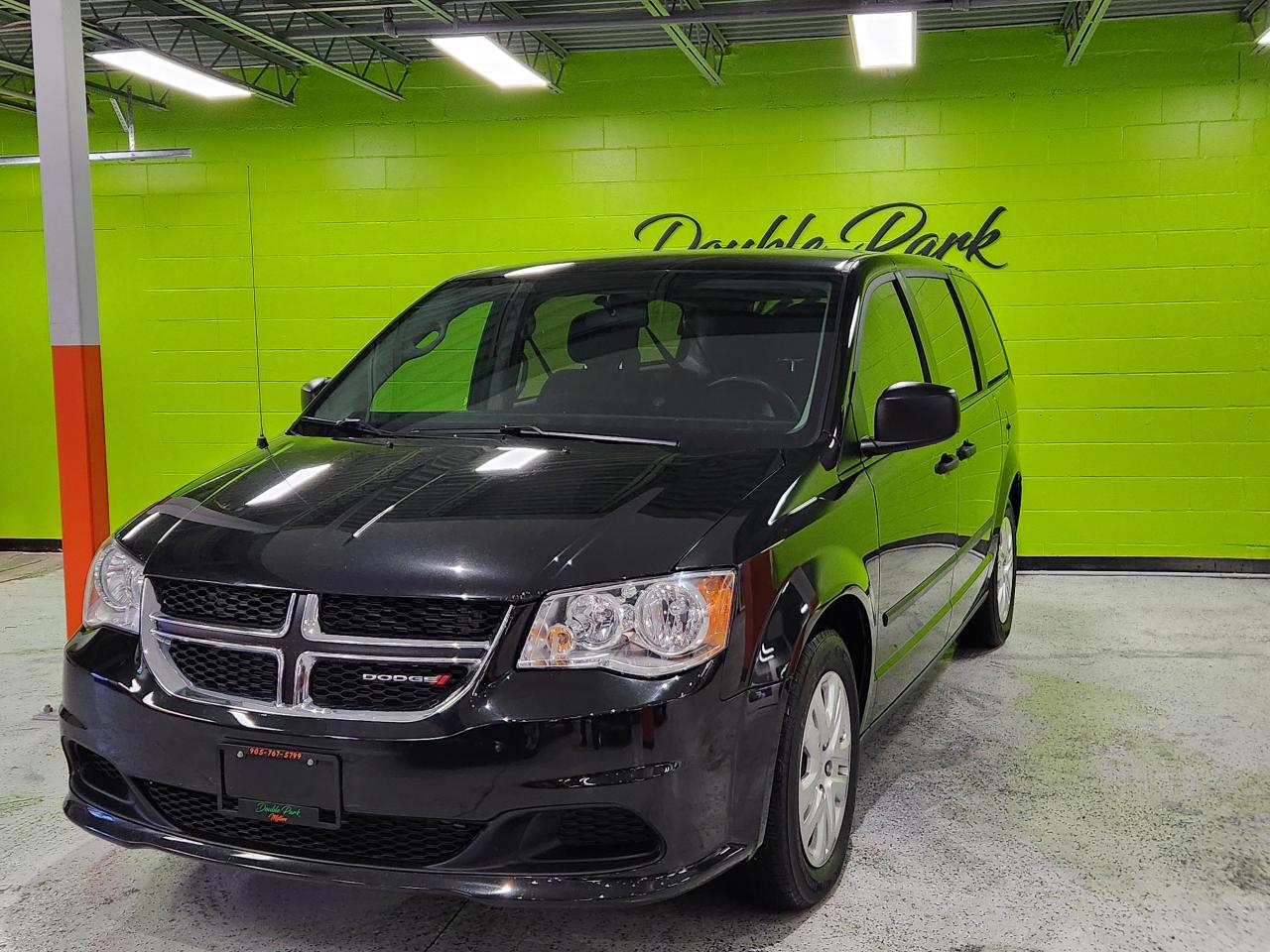 2017 Dodge Grand Caravan CANADA VALUE PACKAGE Photo0