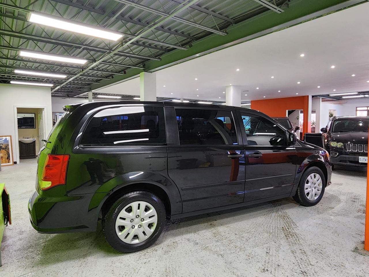 2017 Dodge Grand Caravan CANADA VALUE PACKAGE Photo