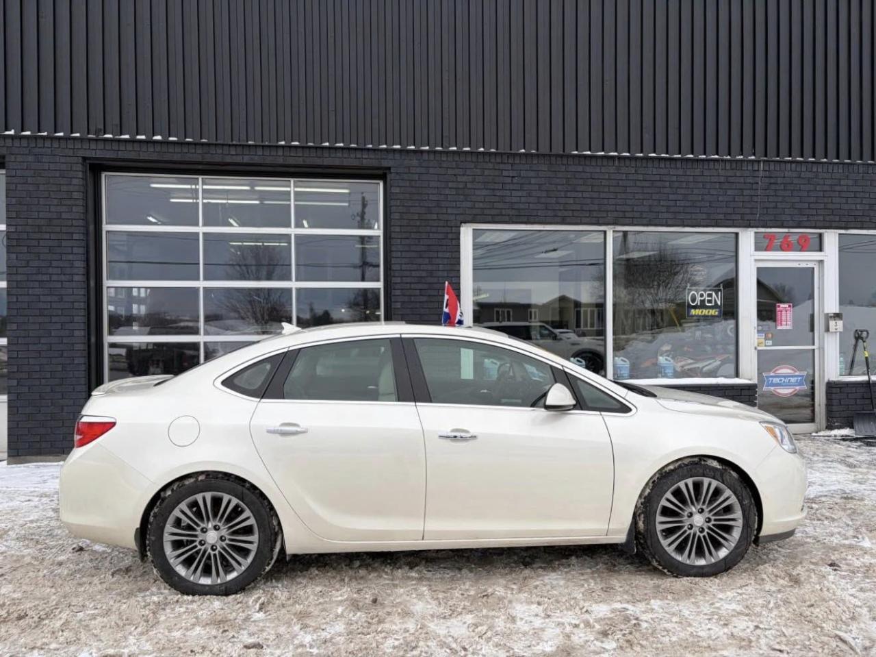 2015 Buick Verano Leather - Photo #2