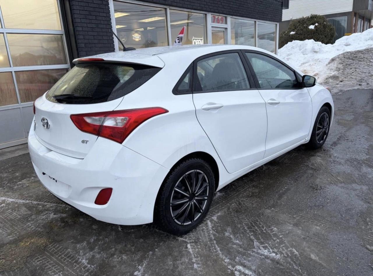 2016 Hyundai Elantra GT A/T - Photo #3