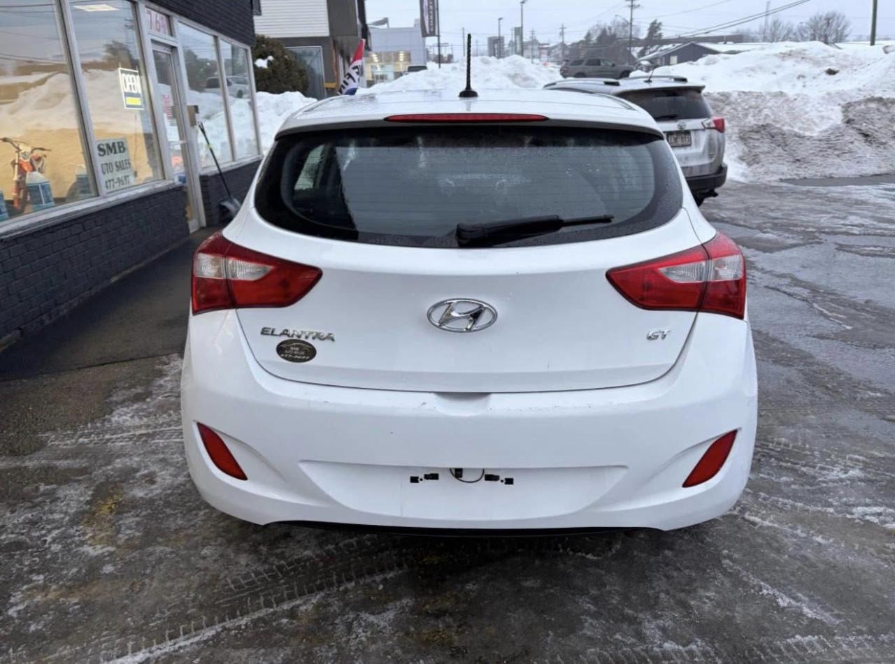 2016 Hyundai Elantra GT A/T - Photo #4