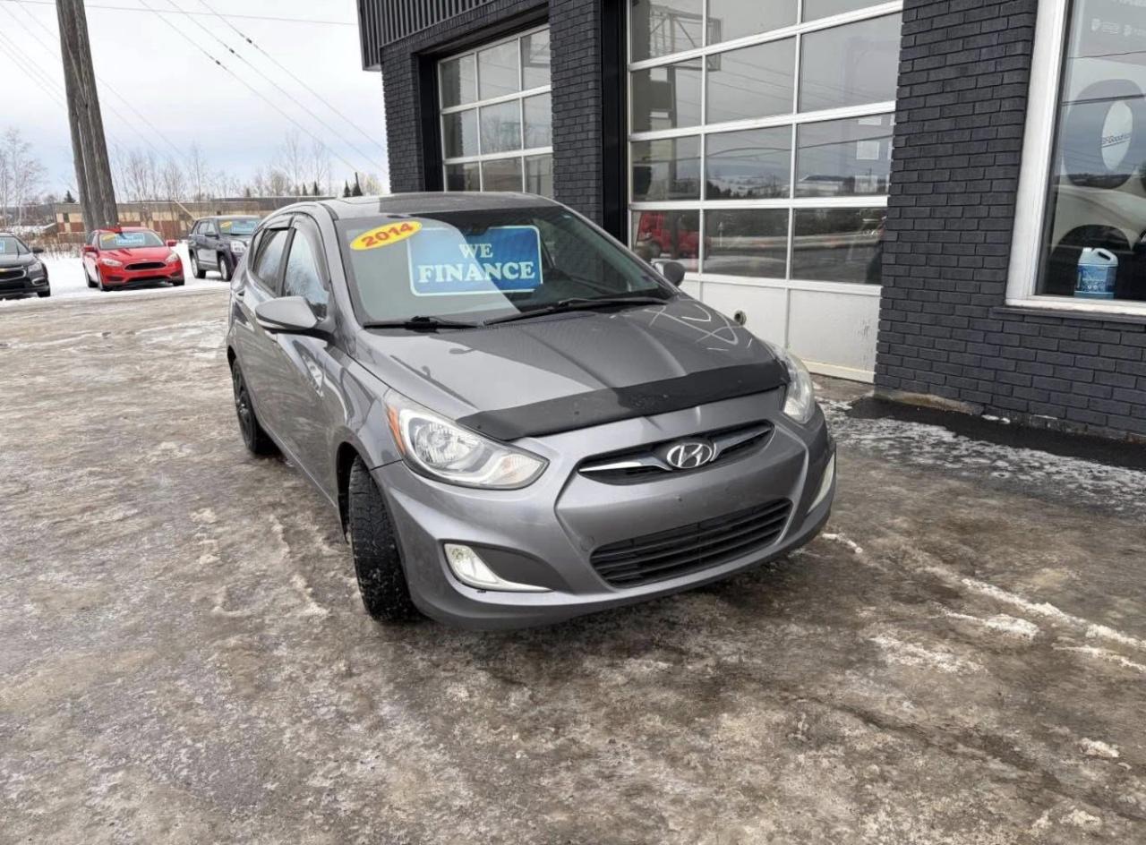 2014 Hyundai Accent SE 5-Door - Photo #1