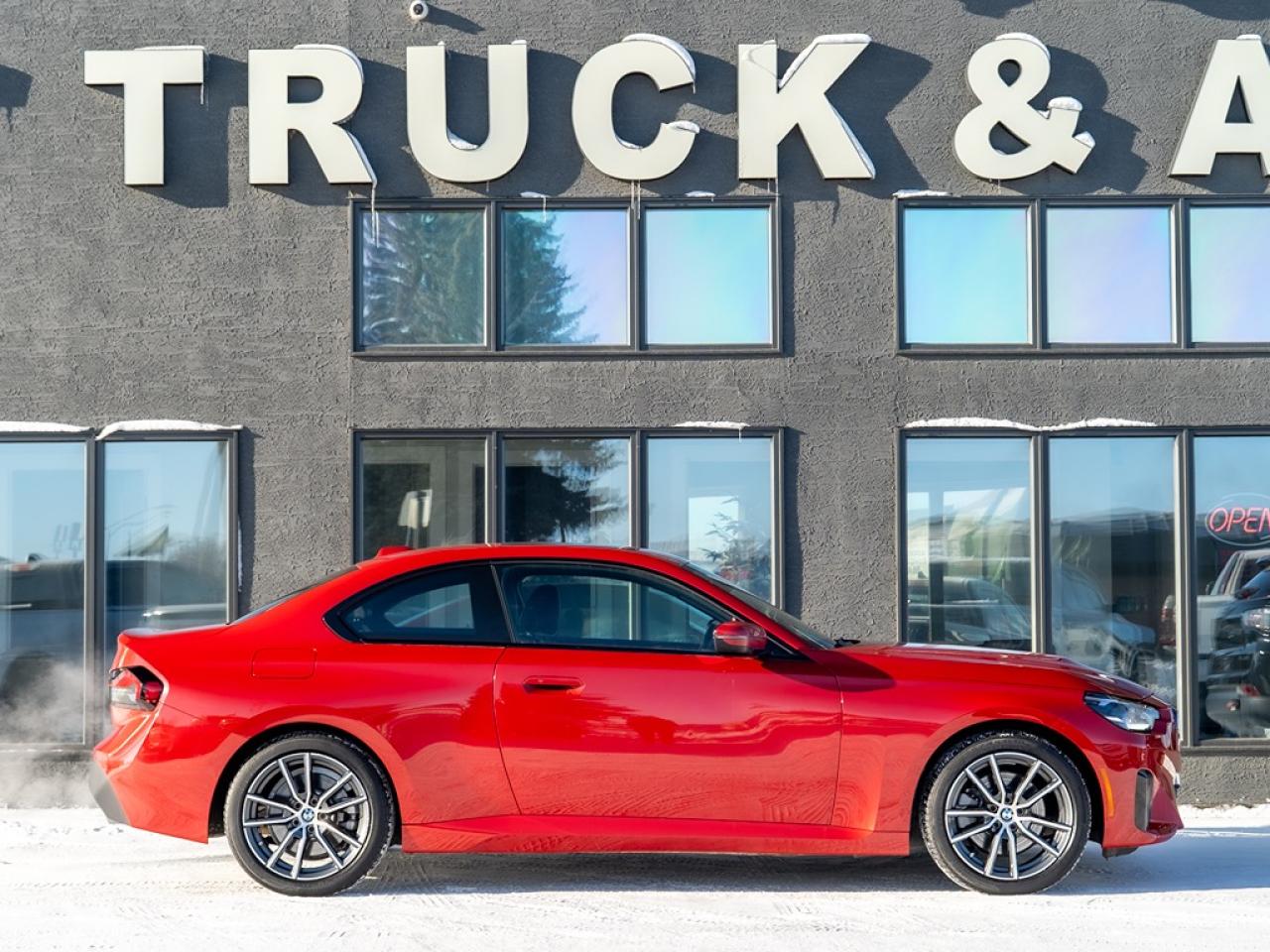 2024 BMW 2-Series 230i xDrive Coupe Photo4