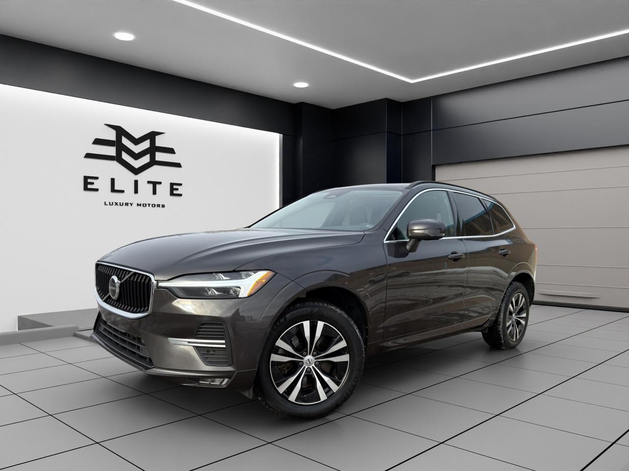 2023 Volvo XC60 B6 AWD CORE - Blind Spot Monitor - Reverse Camera !!! Photo