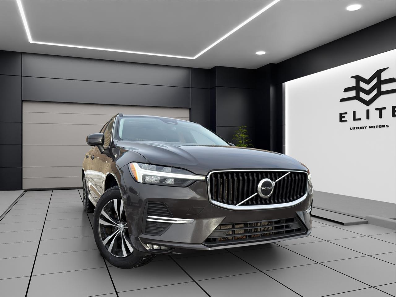 2023 Volvo XC60 B6 AWD CORE - Blind Spot Monitor - Reverse Camera !!! Photo