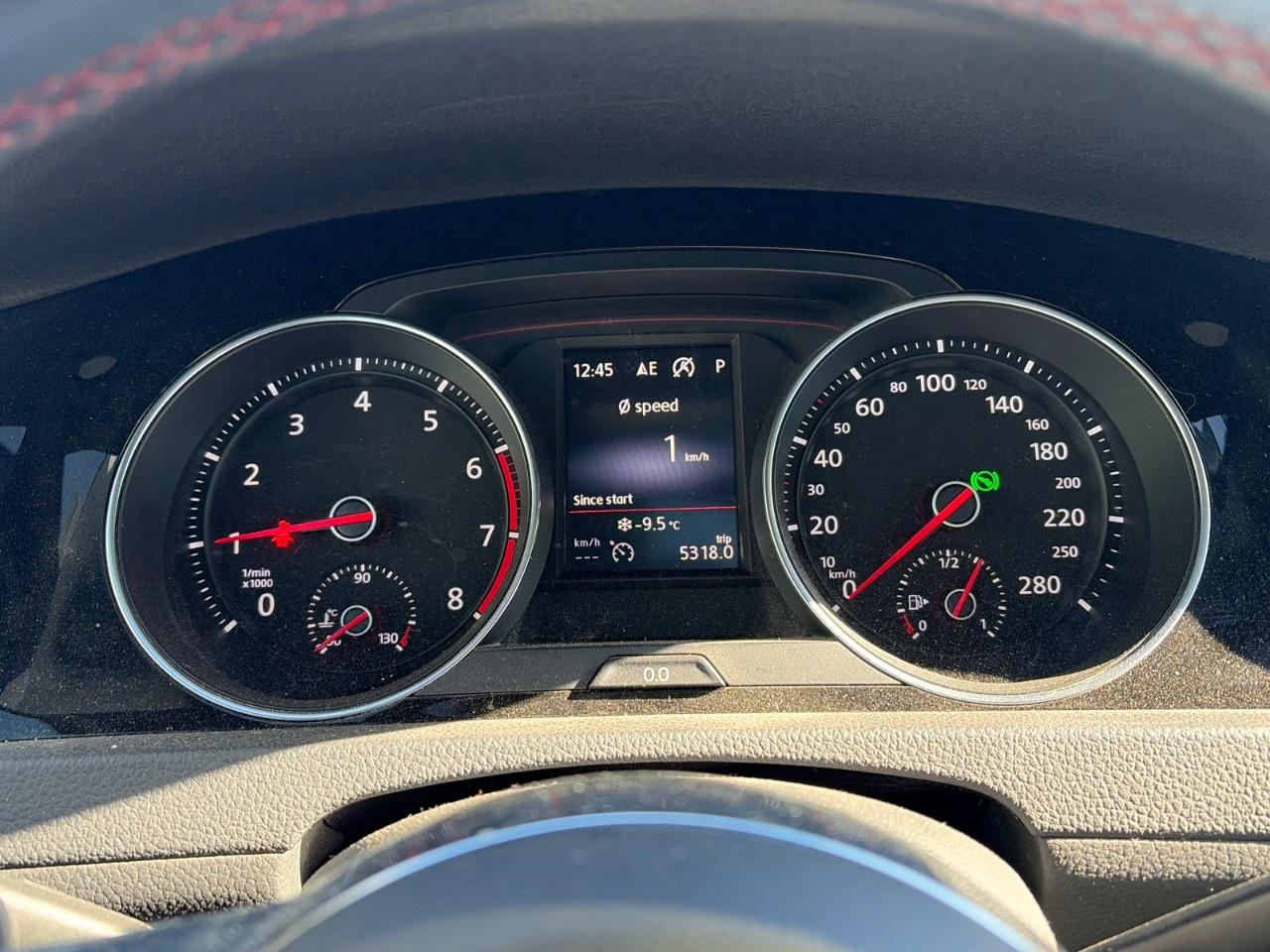 2018 Volkswagen Golf GTI 5-door DSG Photo