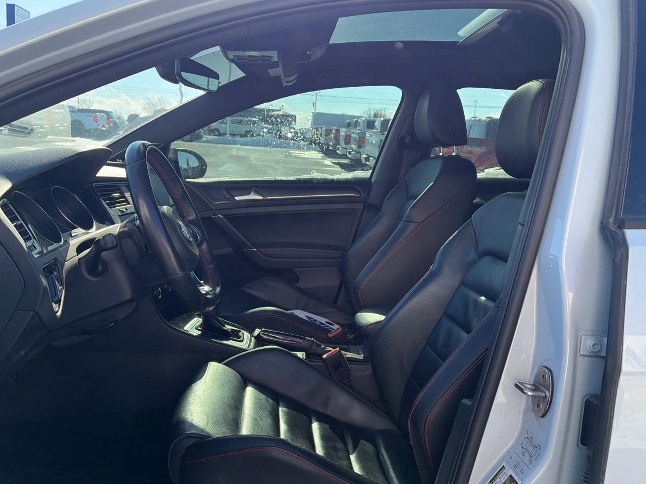 2018 Volkswagen Golf GTI 5-door DSG Photo