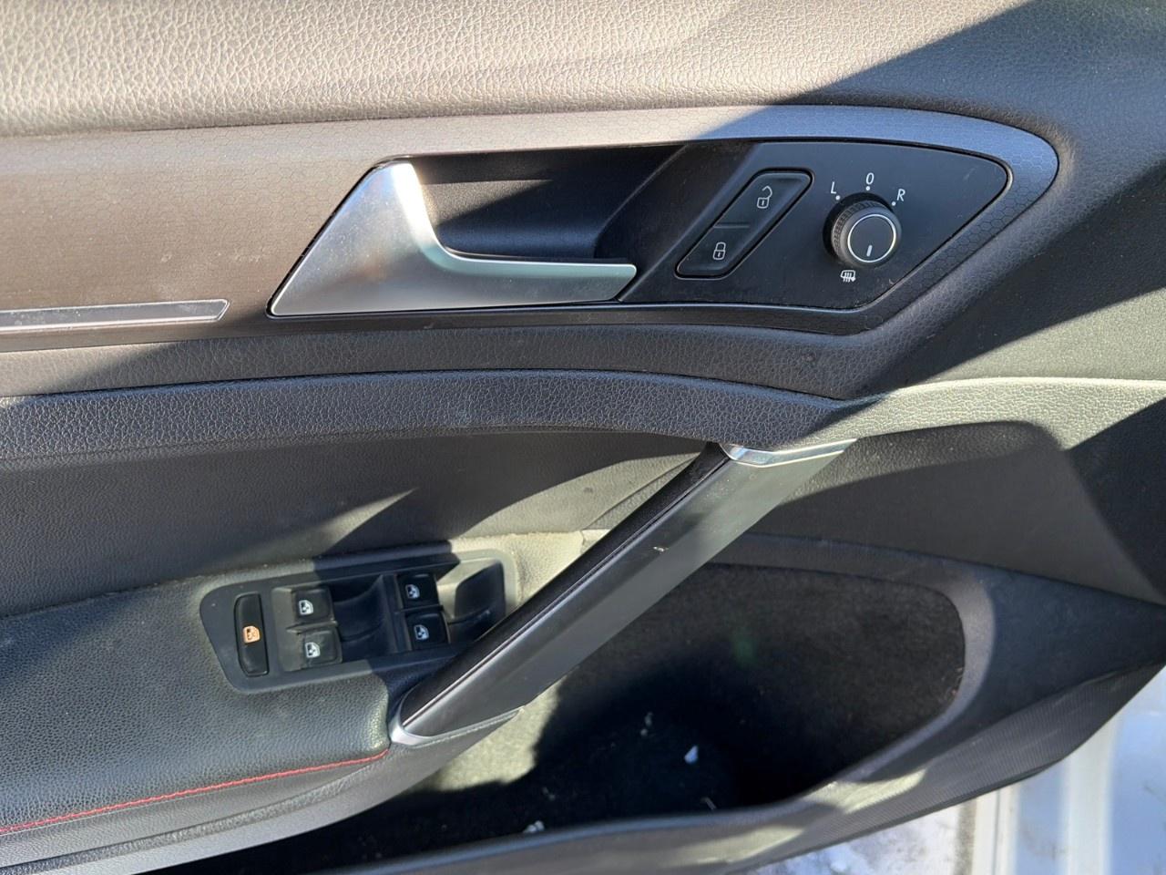 2018 Volkswagen Golf GTI 5-door DSG Photo