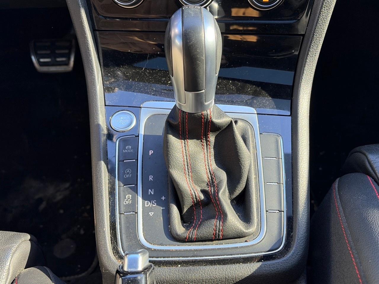 2018 Volkswagen Golf GTI 5-door DSG Photo