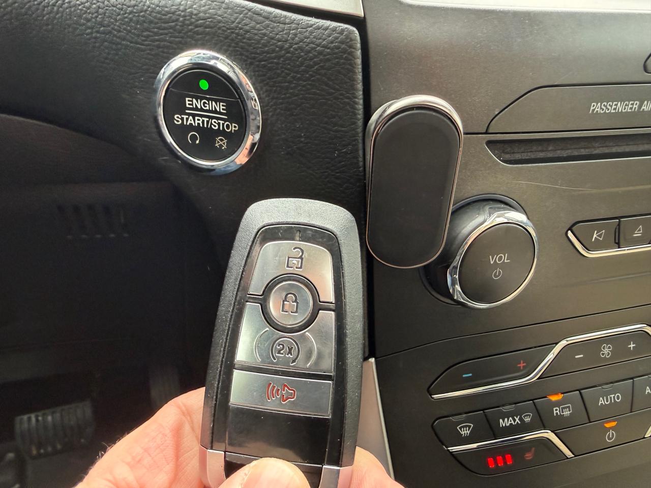 2017 Ford Edge SEL Leather! Pano Roof! AutoStart! Photo