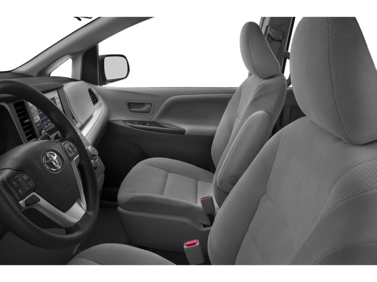 2020 Toyota Sienna LE 8-Passenger Photo