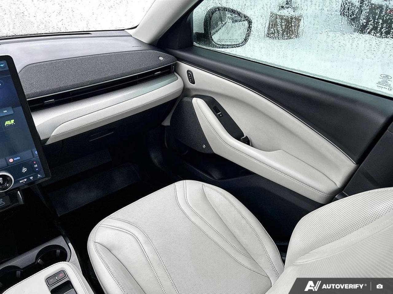 2022 Ford Mustang Mach-E Premium AWD LEATHER APPEARENCE PKG! CERTIFIED Photo