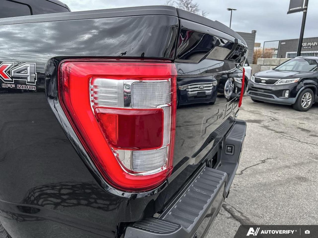 2023 Ford F-150 Lariat SUNROOF LEATHER FX4 OFFROAD CREW CAB 4X4 Photo