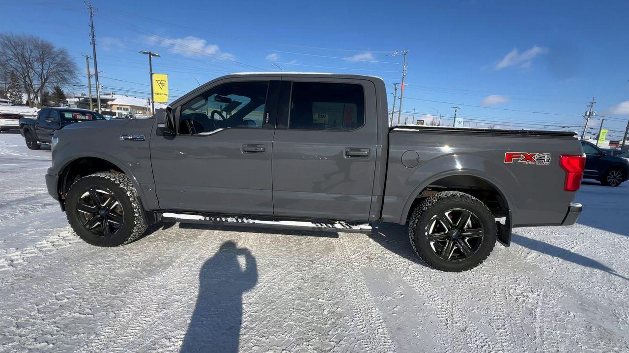 2018 Ford F-150 Lariat 4X4, HEATED STEERING WHEEL, HEATED LEATHER SEATS, MOONROOF, NAV, BACK UP CAM, POWER LIFTGATE!! Photo
