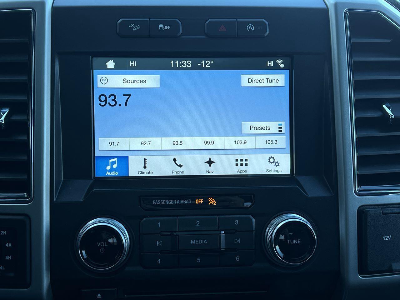 2018 Ford F-150 Lariat 4X4, HEATED STEERING WHEEL, HEATED LEATHER SEATS, MOONROOF, NAV, BACK UP CAM, POWER LIFTGATE!! Photo