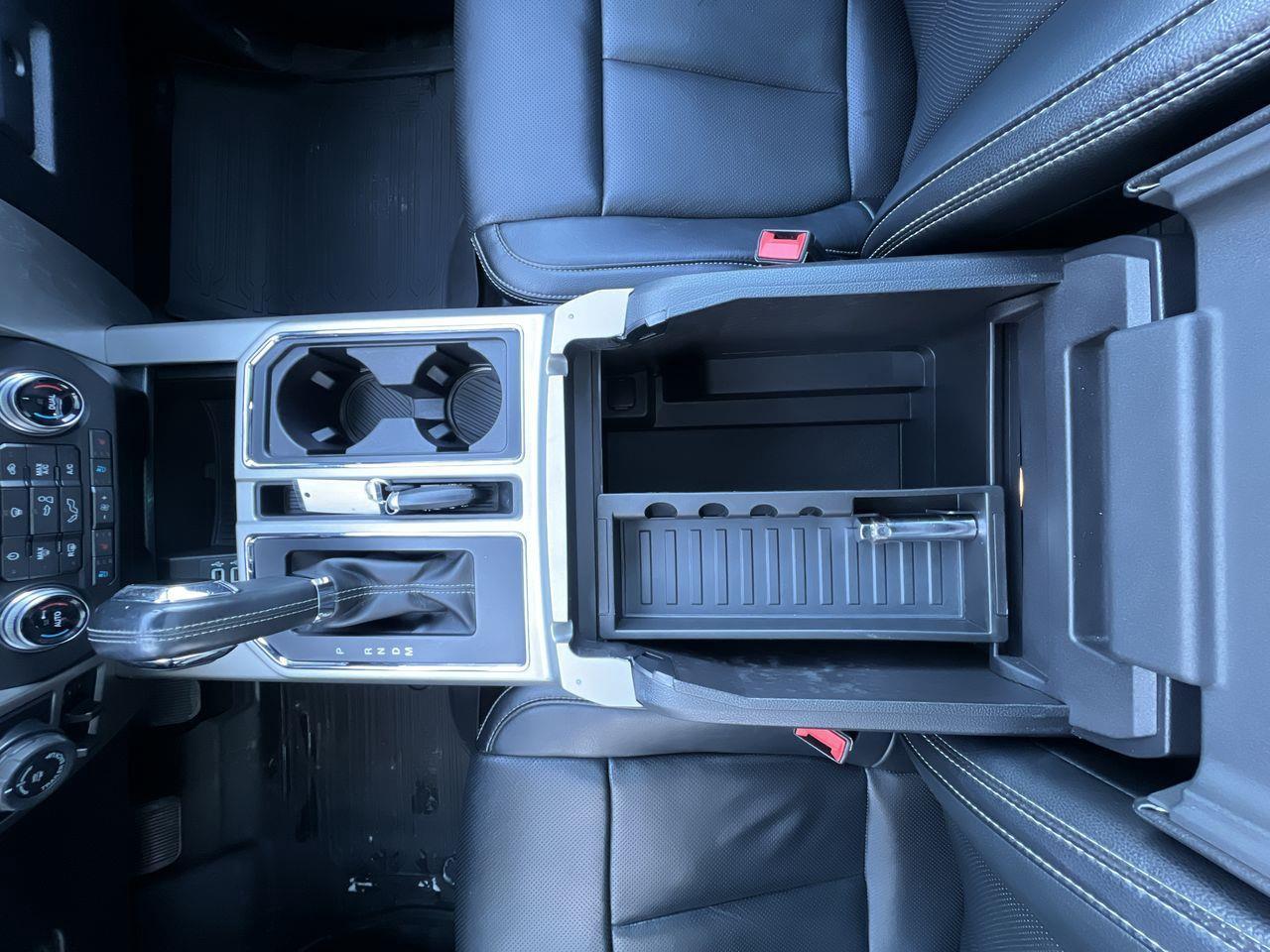 2018 Ford F-150 Lariat 4X4, HEATED STEERING WHEEL, HEATED LEATHER SEATS, MOONROOF, NAV, BACK UP CAM, POWER LIFTGATE!! Photo