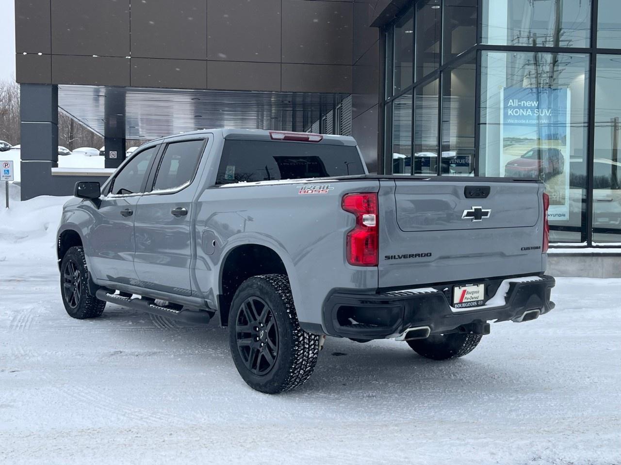 2024 Chevrolet Silverado 1500 Crew Cab Short Box 4-Wheel Drive Custom Trail Boss Photo3