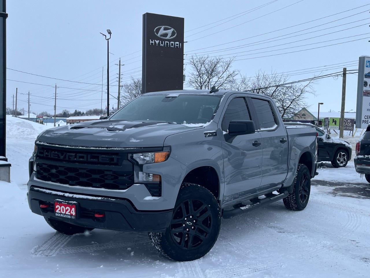 Used 2024 Chevrolet Silverado 1500 Crew Cab Short Box 4-Wheel Drive Custom Trail Boss for sale in Midland, ON