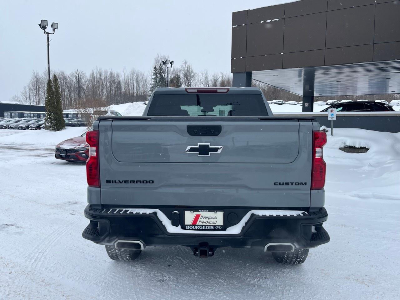 2024 Chevrolet Silverado 1500 Crew Cab Short Box 4-Wheel Drive Custom Trail Boss Photo