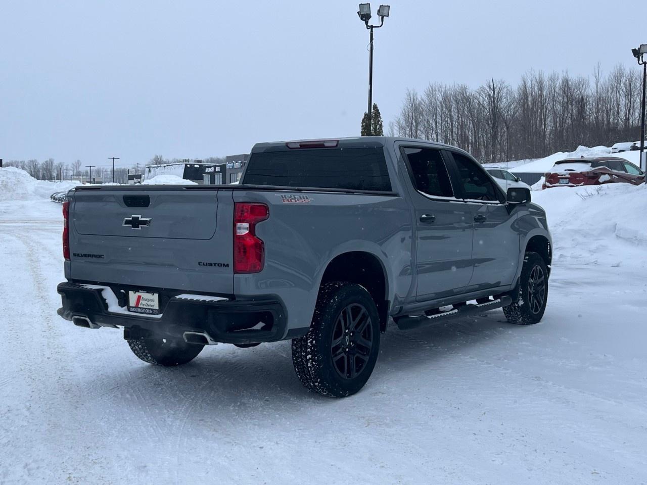 2024 Chevrolet Silverado 1500 Crew Cab Short Box 4-Wheel Drive Custom Trail Boss Photo