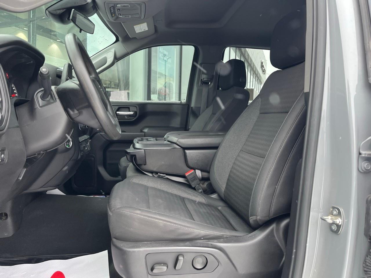 2024 Chevrolet Silverado 1500 Crew Cab Short Box 4-Wheel Drive Custom Trail Boss Photo