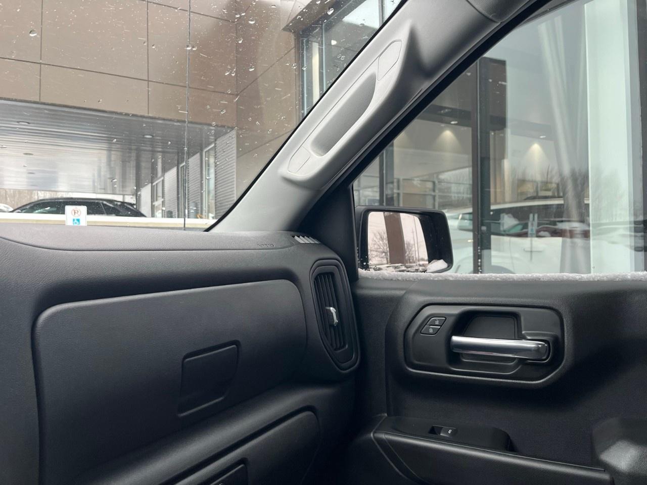 2024 Chevrolet Silverado 1500 Crew Cab Short Box 4-Wheel Drive Custom Trail Boss Photo