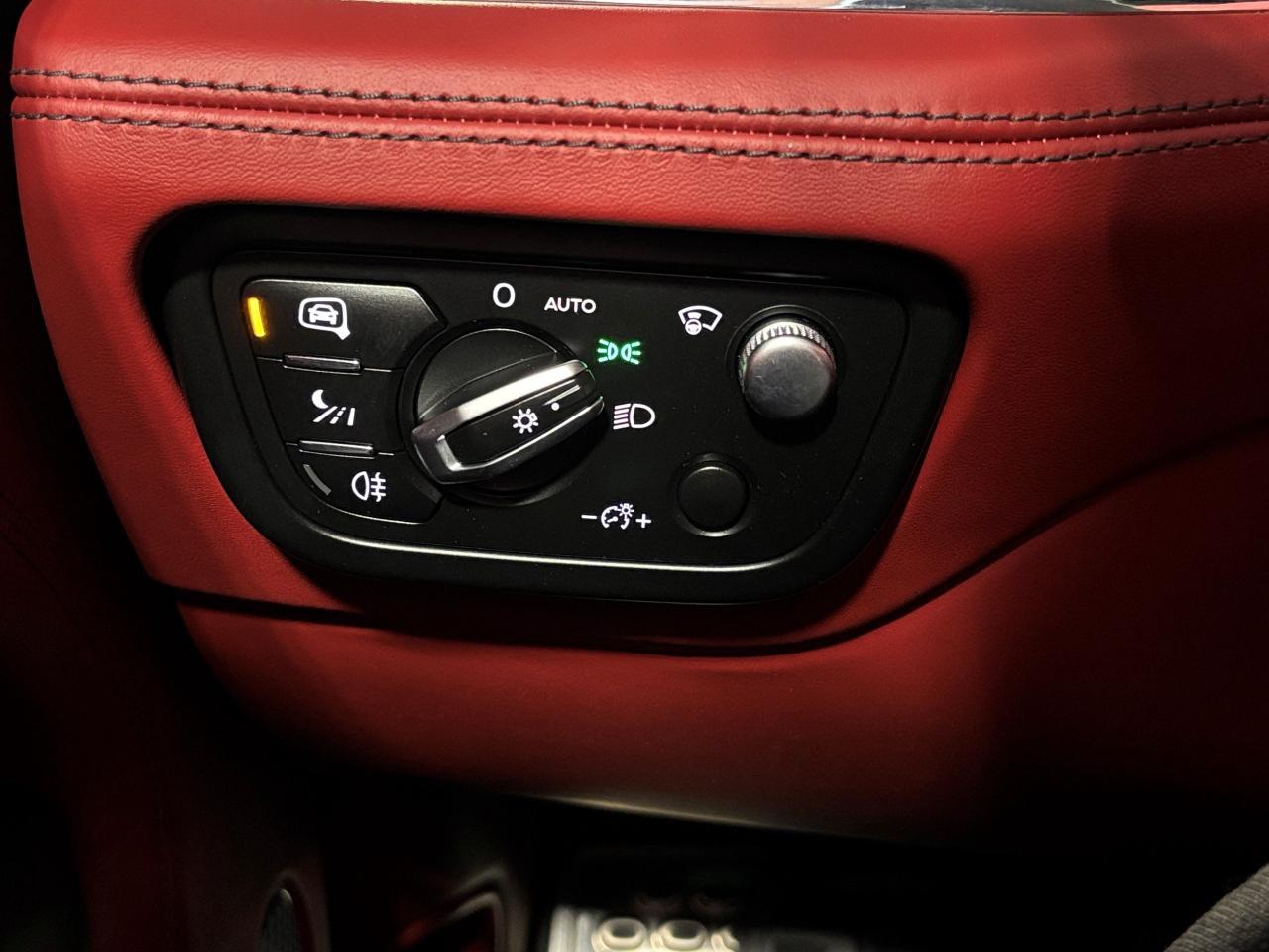 2017 Bentley Bentayga W12|AWD|NAV|MASSAGE|NIGHTVISION|REDLEATHER|HUD|360 Photo