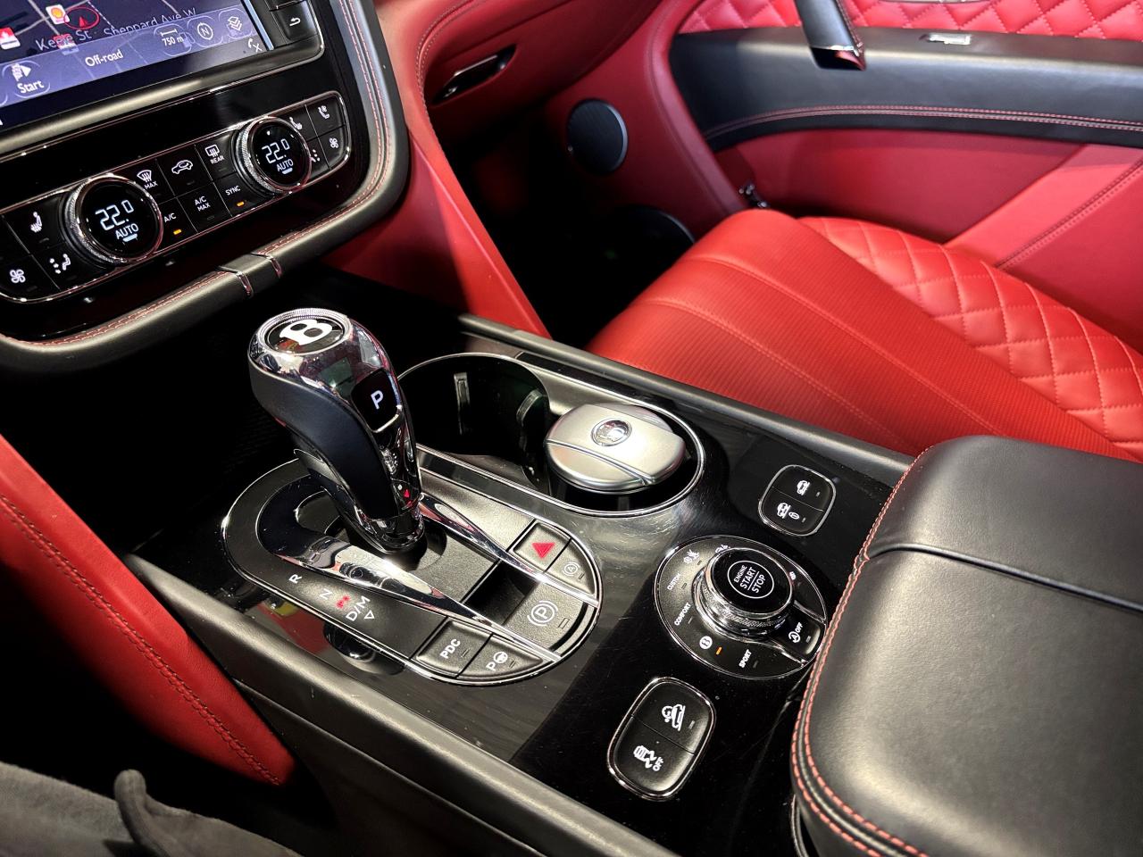 2017 Bentley Bentayga W12|AWD|NAV|MASSAGE|NIGHTVISION|REDLEATHER|HUD|360 Photo