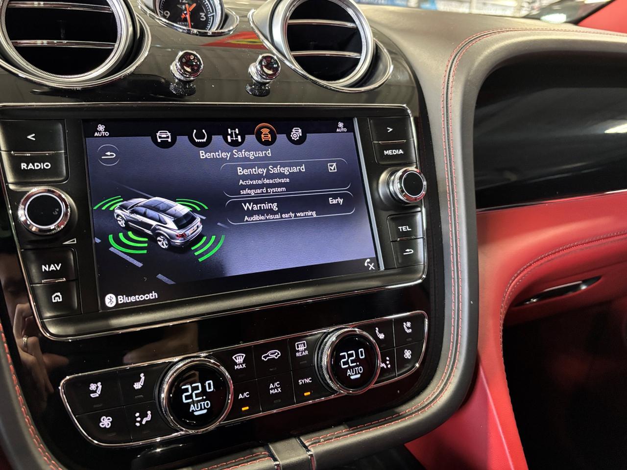 2017 Bentley Bentayga W12|AWD|NAV|MASSAGE|NIGHTVISION|REDLEATHER|HUD|360 Photo