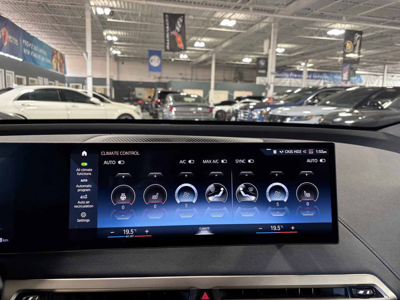 2023 BMW iX xDrive50|AWD|NAV|MASSAGE|ELECTROCHROMICPANOROOF|++ Photo