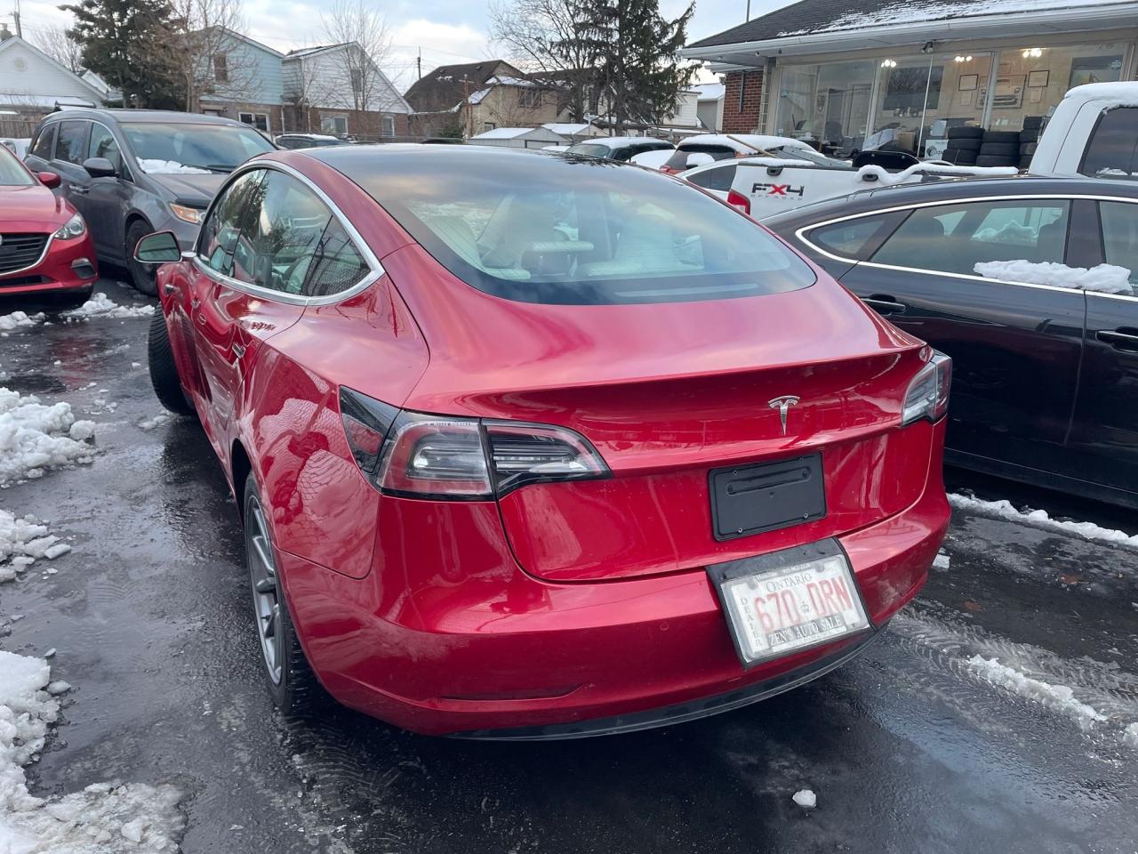 2020 Tesla Model 3 Standard Range Plus *WHITE INTERIOR, HEATED SEATS* Photo