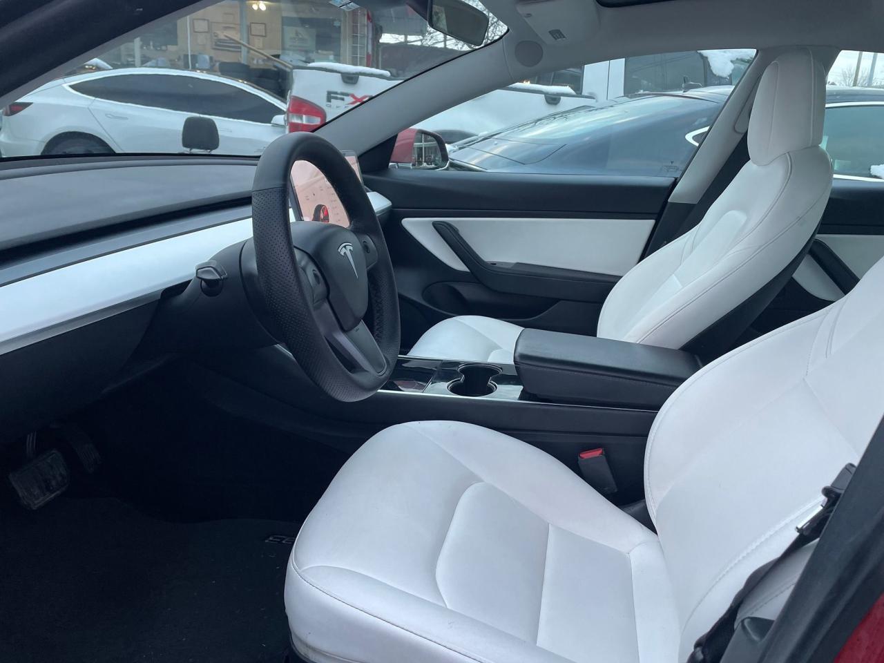 2020 Tesla Model 3 Standard Range Plus *WHITE INTERIOR, HEATED SEATS* Photo