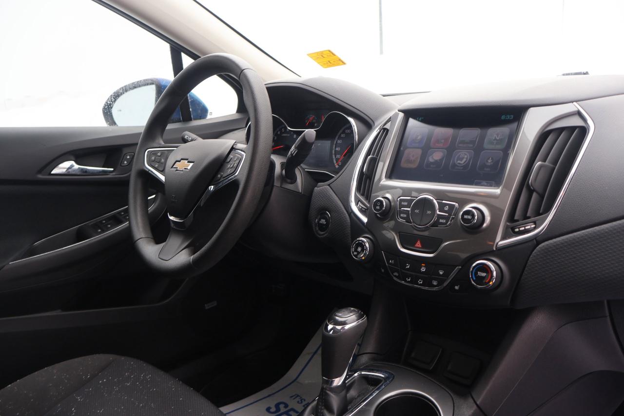 2017 Chevrolet Cruze LT | | Heated Mirrors | Photo