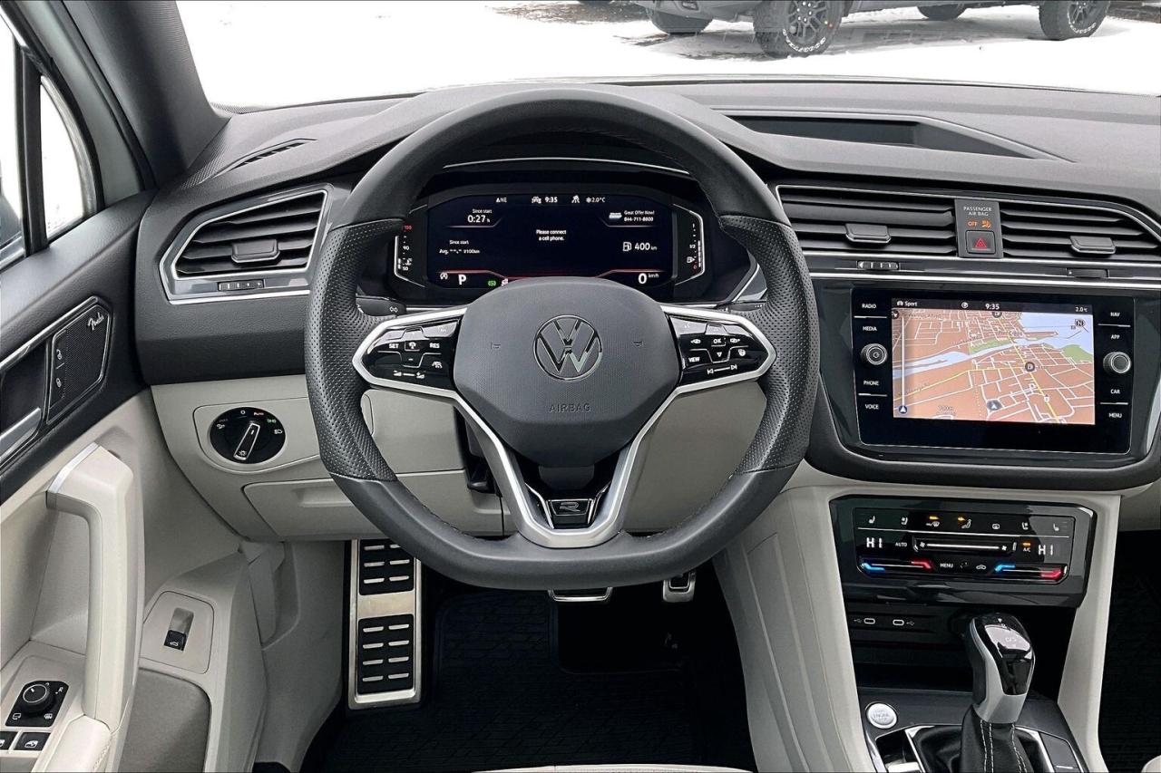 2024 Volkswagen Tiguan Highline R-Line | Vented Leather | Panoroof | AWD Photo4