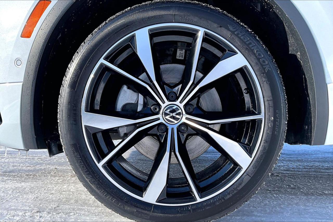 2024 Volkswagen Tiguan Highline R-Line | Vented Leather | Panoroof | AWD Photo